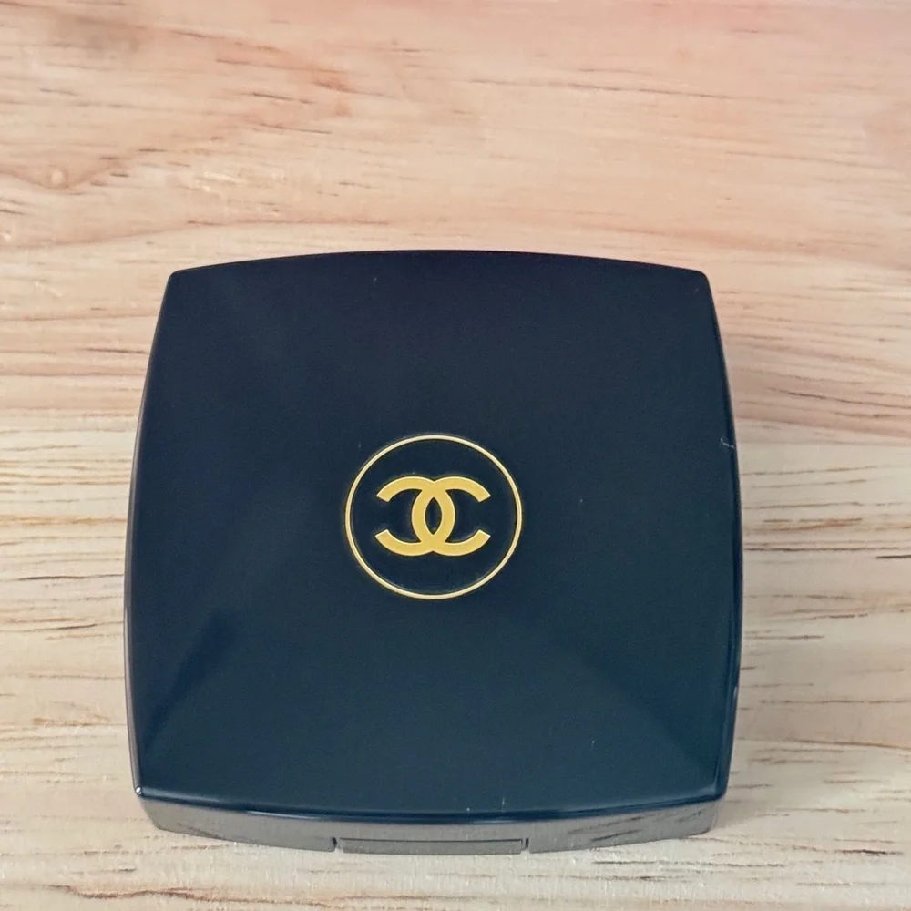 CHANEL luminous metallic
